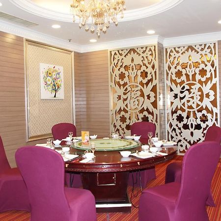 Shandong Yizheng Hotel Jinan Bagian luar foto